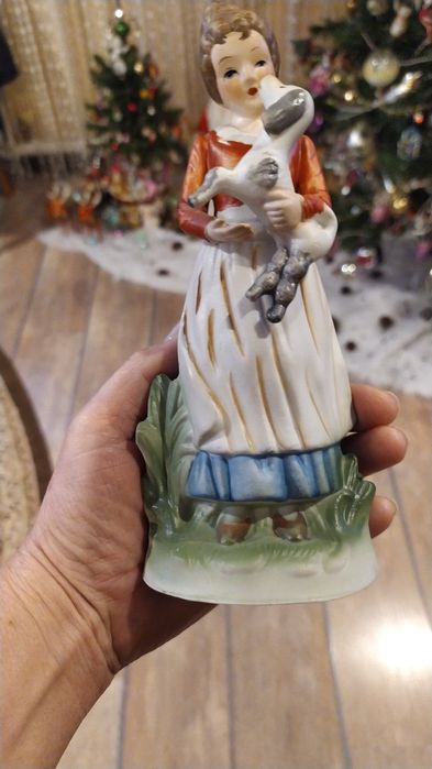 Статуэтки фарфор,гипс