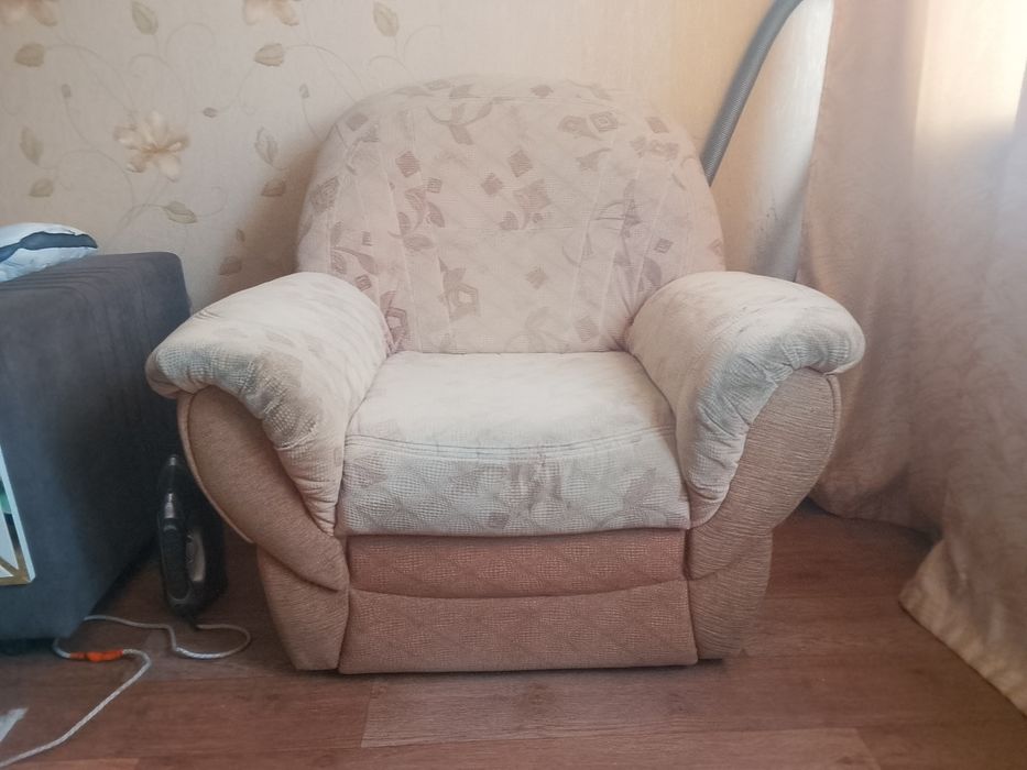 Продам кресло в магазин