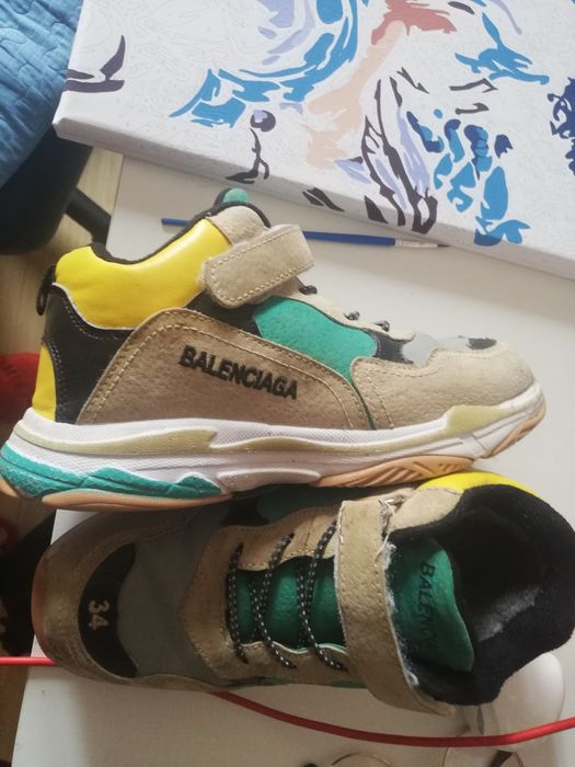 Кроссовки демесезонные