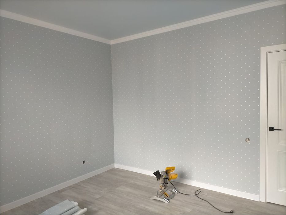 Поклейка обоев, галтели и покраска