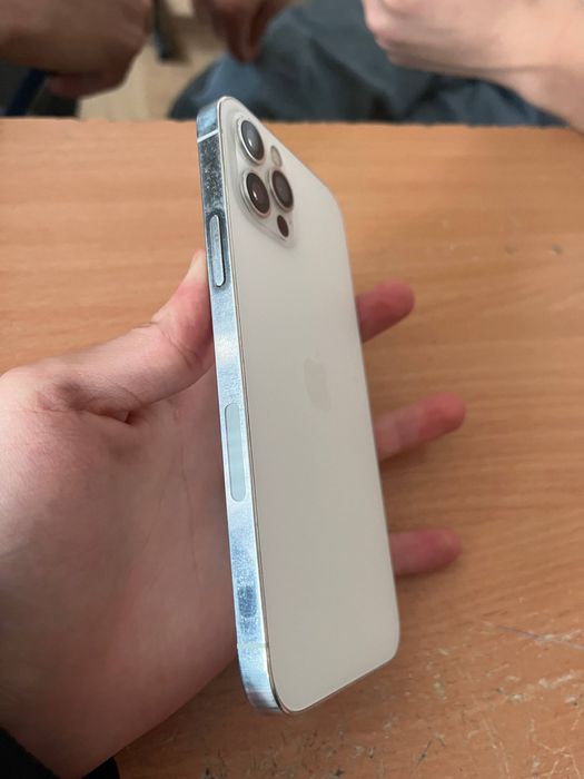 iPhone 12pro  белый