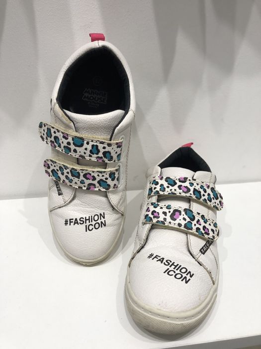 Стильные легкие кроссовки