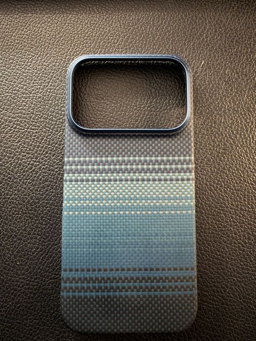 Iphone 17 pro чехол