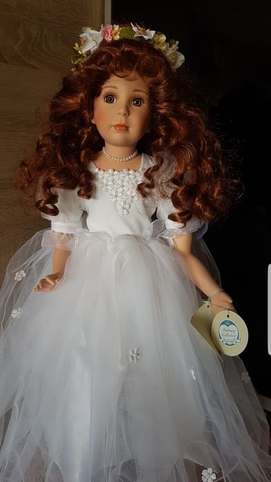 Papusa din portelan de colecție - Rezervata