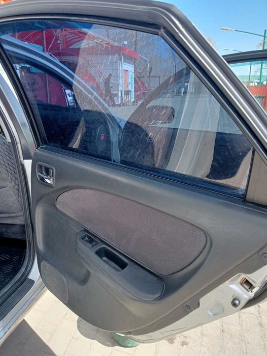 Тойота Авенсис 2001 год.