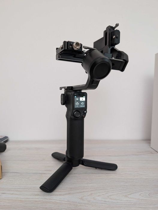 DJI RS3 mini (ca nou) + montura Arca-Swiss Small Rig 4195