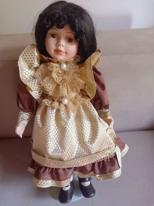 Стара колекционерска кукла