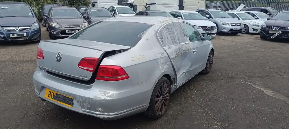 Dezmembrari / Dezmembrez Volkswagen Passat B7 2.0 CFFB cutie viteze manuală cod culoare LA7W