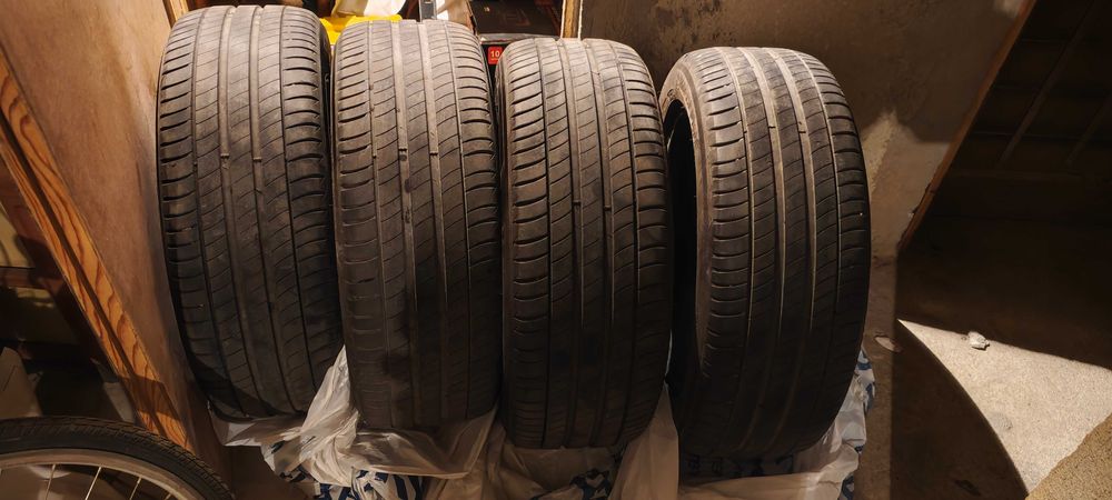 Гуми 225/50/18. 95V