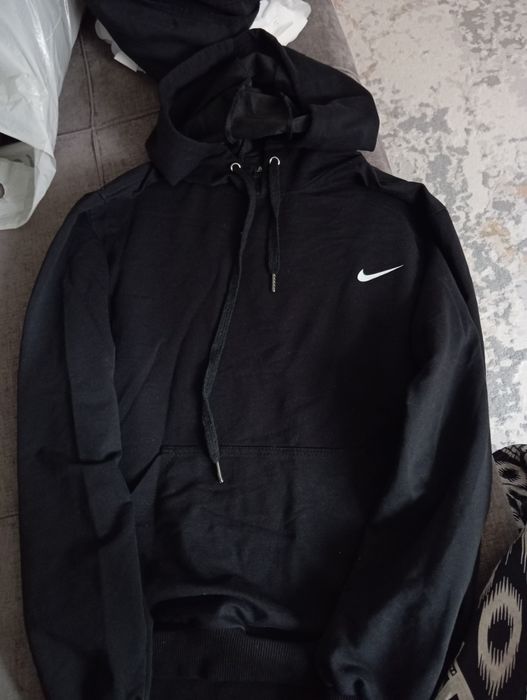 Чёрное Nike толстовка