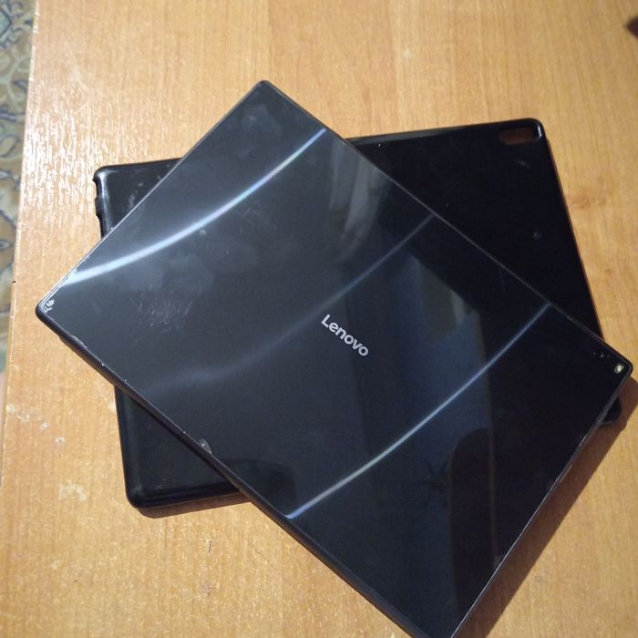 Продам планшет lenovo TB X704L android
