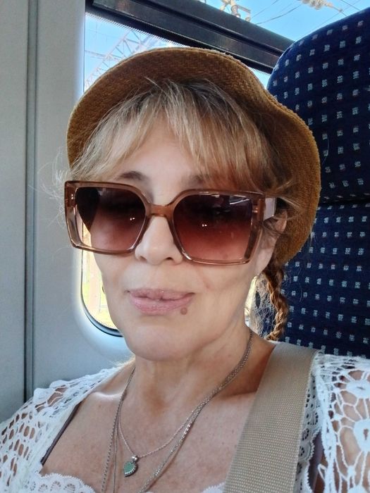 Ofer servicii de bonă part time în cartierul Pajura