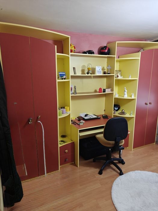 De vânzare (mobilă second-hand în stare foarte bună), detalii în privat la nr de telefon 0745126845.