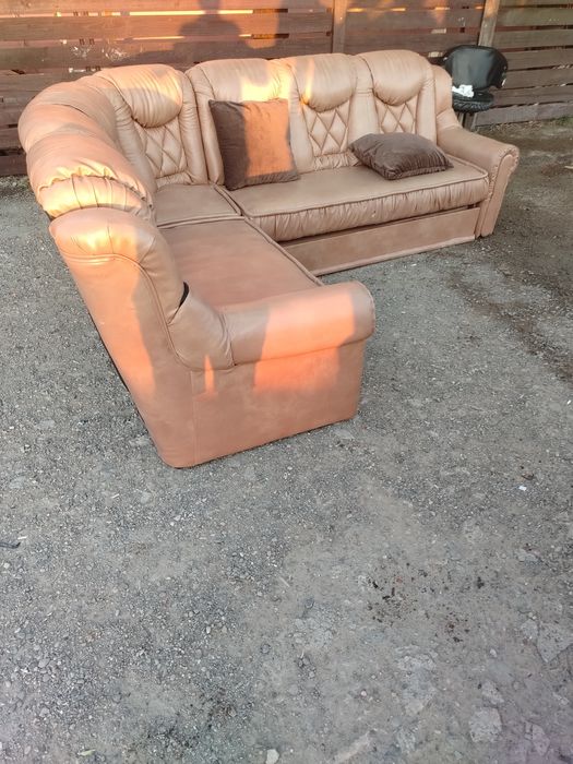 Vănd colțar extensibila în stare foarte bun fără defecte