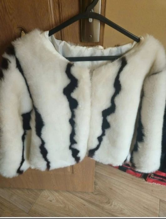 Blănită de damă pufoasa