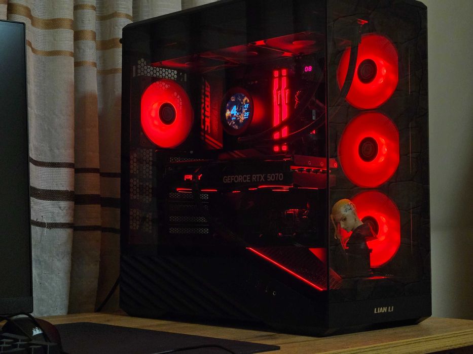 Нов Геймърски Компютър Ryzen 7 7800X3D / RTX 5070 12GB / 32GB DDR5 / 2TB NVMe SSD / 1440p Gaming PC / Гаранция