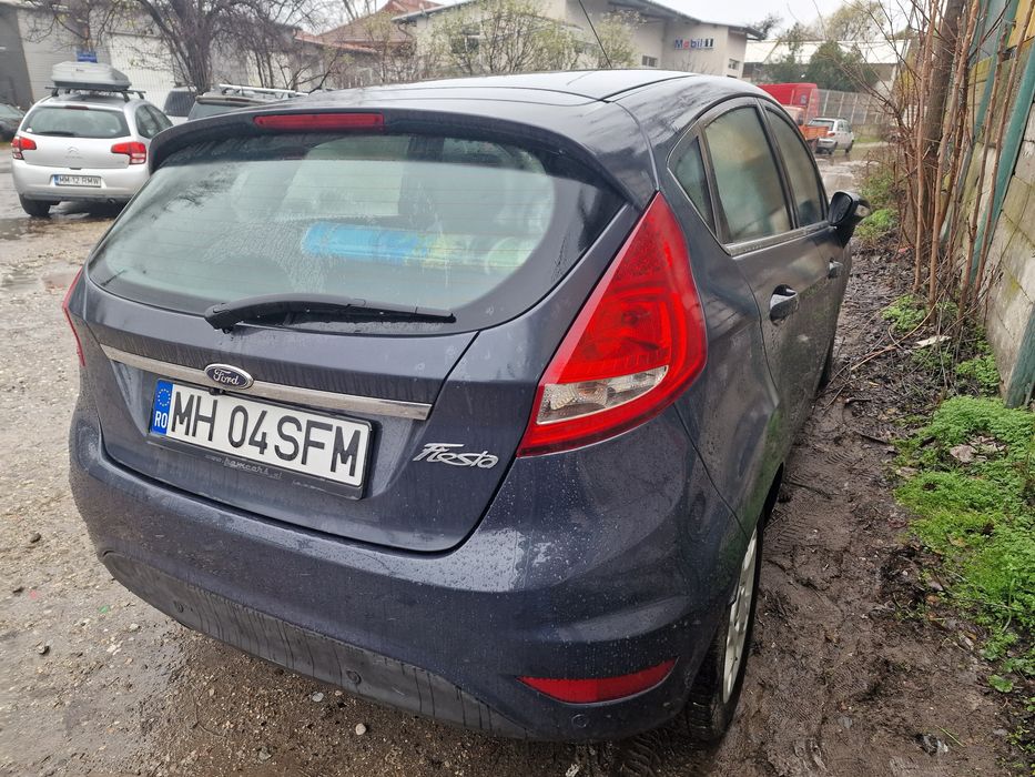 Ford fiesta (MK6 )