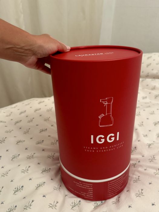 Продам ручной отпариватель Laurastar Iggi red