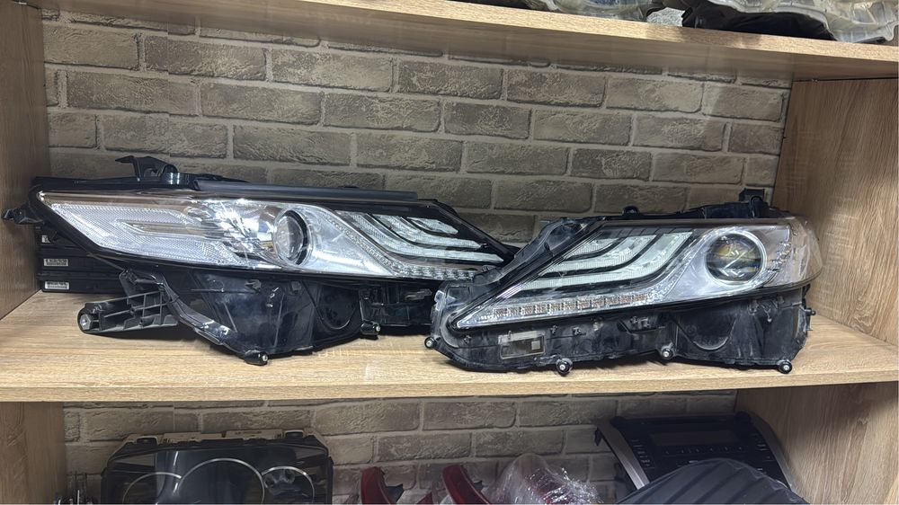 Фары на Toyota Camry 70/75