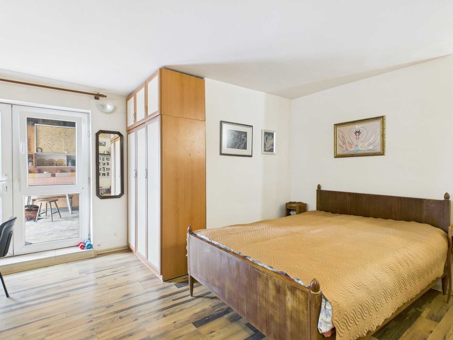 Продава се Къща в Годеч - 290 кв.м за 1363 €/кв.м - Снимка #9