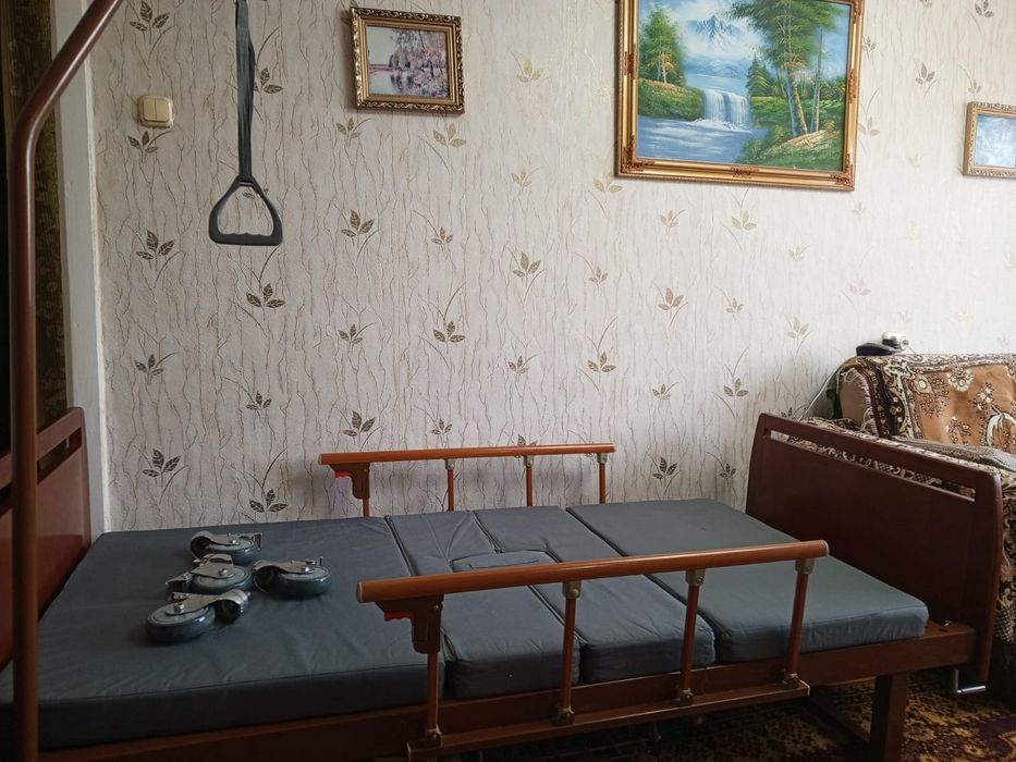 Медицинская кровать