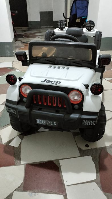 Электромобиль детский