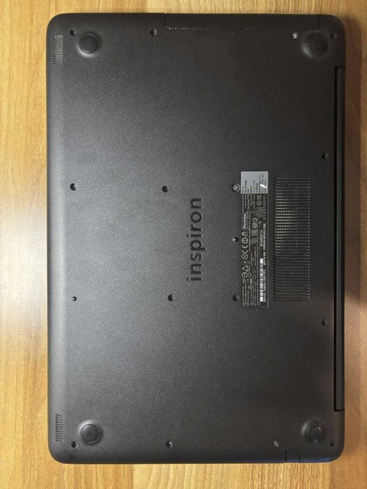 Лаптоп Dell Inspiron 5567 (Intel Core i7-7500U/8GB DDR4/240GB SSD/AMD Radeon R7 4GB DDR5)