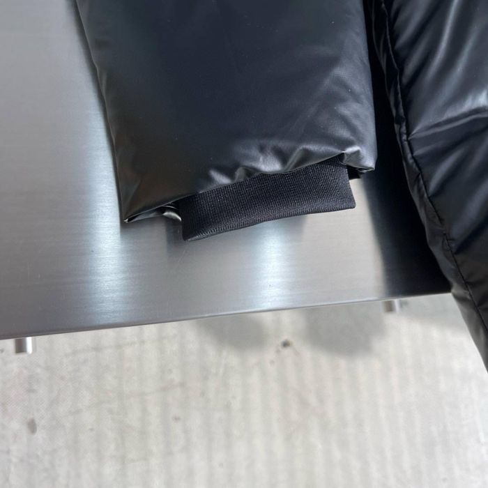 Пуховик PRADA…..