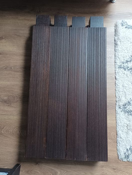 Masa și lemn masiv cu 6 scaune