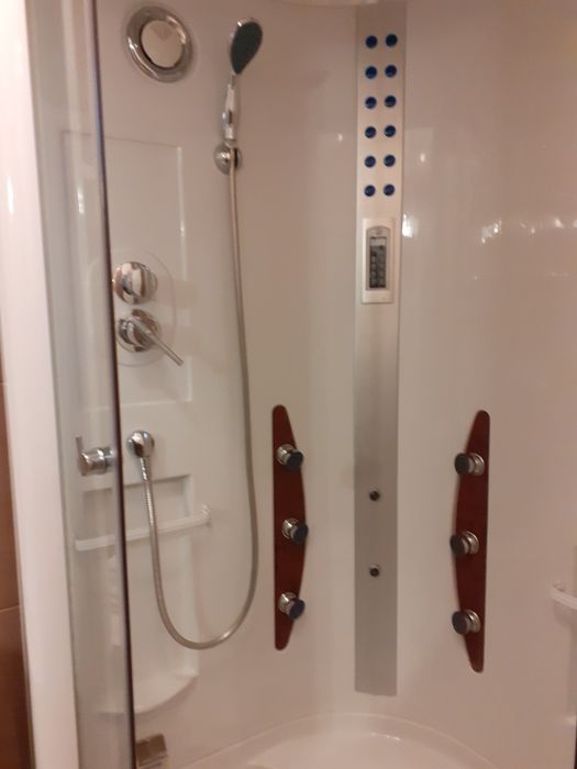 Vînd cabină duș stare bună