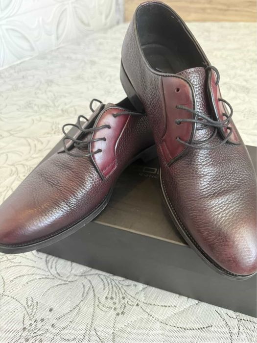 Продавам костюм