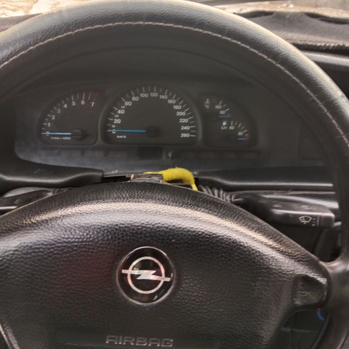 Опель вектра В .1996. на ходу