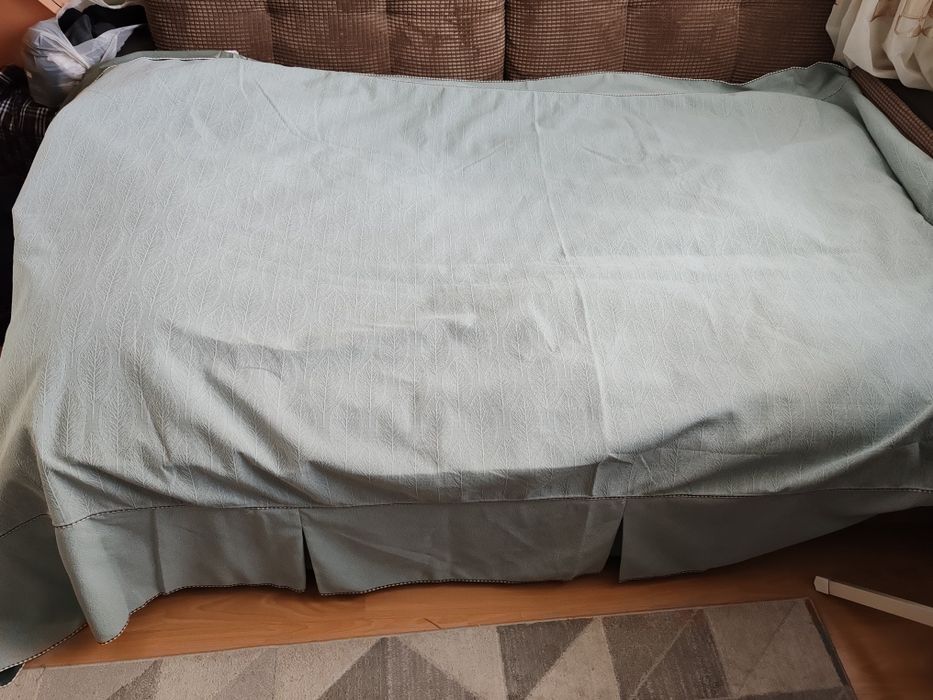 Плет на диван...