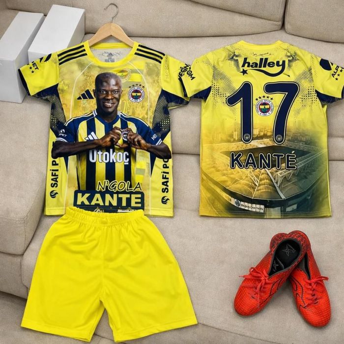 Детски футболни екипи