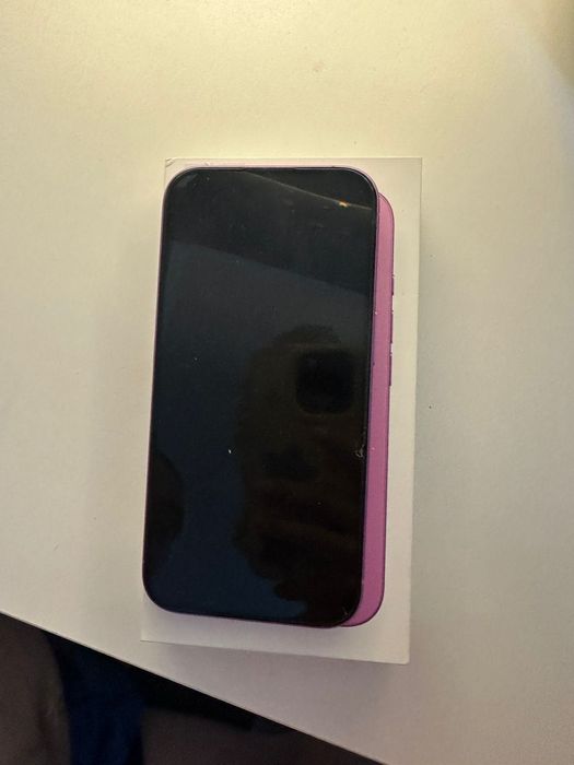 Продам iPhone 16 128 pink
