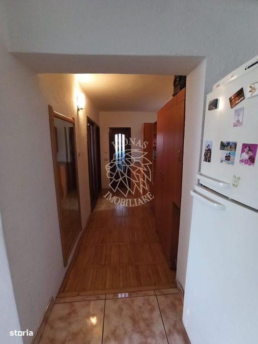 Apartament decomandat 3 camere 72 mp+spatiu depozitare 30 mp-Central