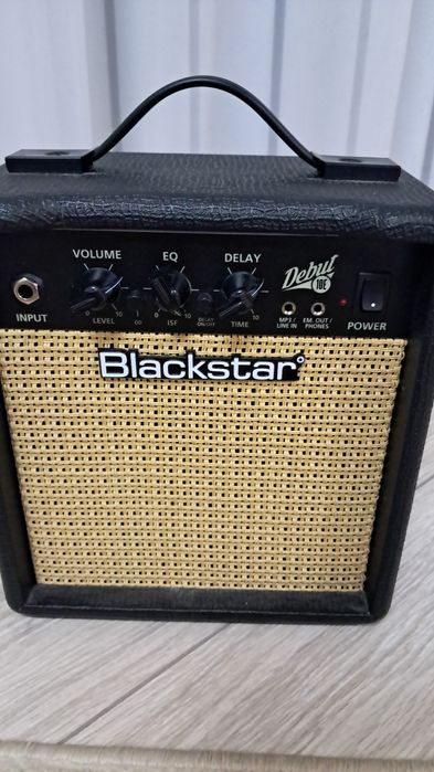 Электрогитара  продам или обменяю.