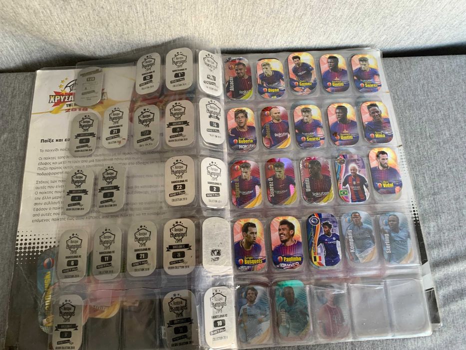 албум с  метални карти с футболисти