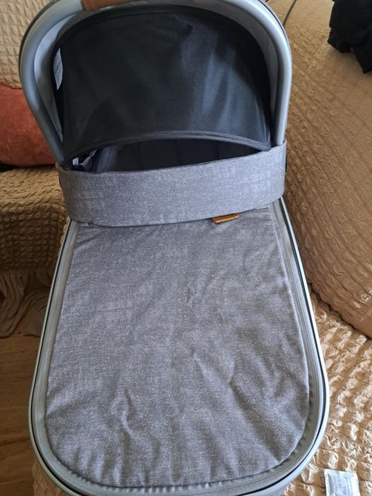 Кош за кола maxi cosi rock  и зимен кош maxi cosi oria