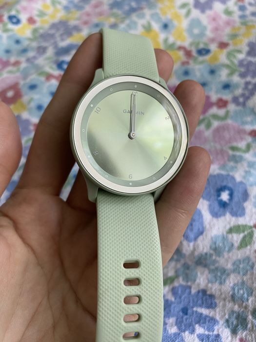 Продам Garmin Vivomove Sport