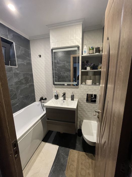 Vand apartament targu ocna D16