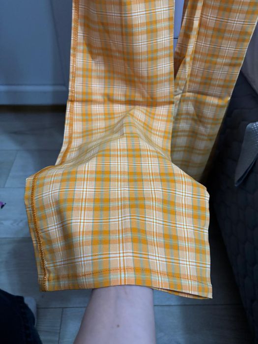 Set din două piese cu pantaloni evazați nou