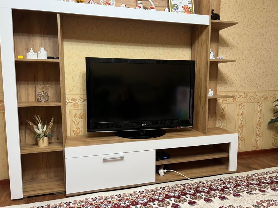 телевизор LG в отличном состояние