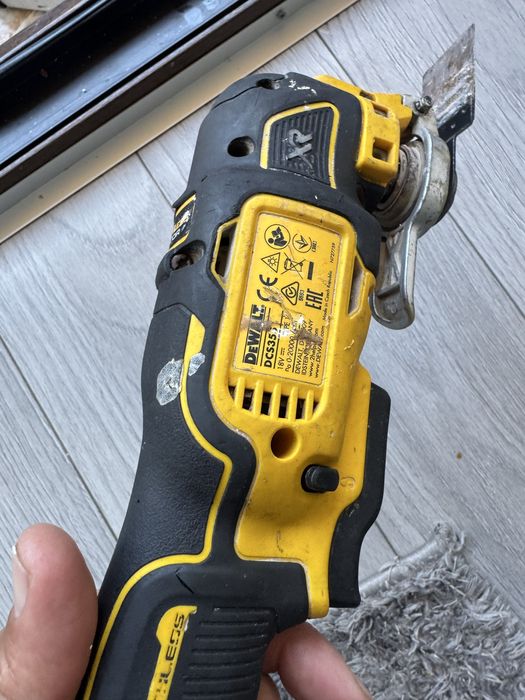 Multifunctionala dewalt dcs355