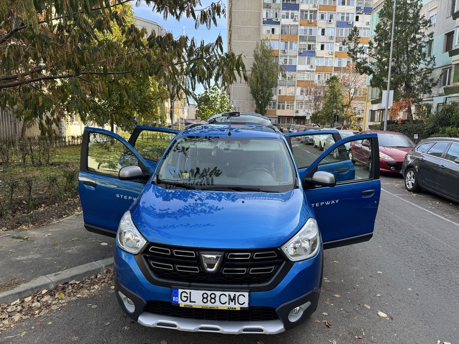 Vând Dacia Lodgy