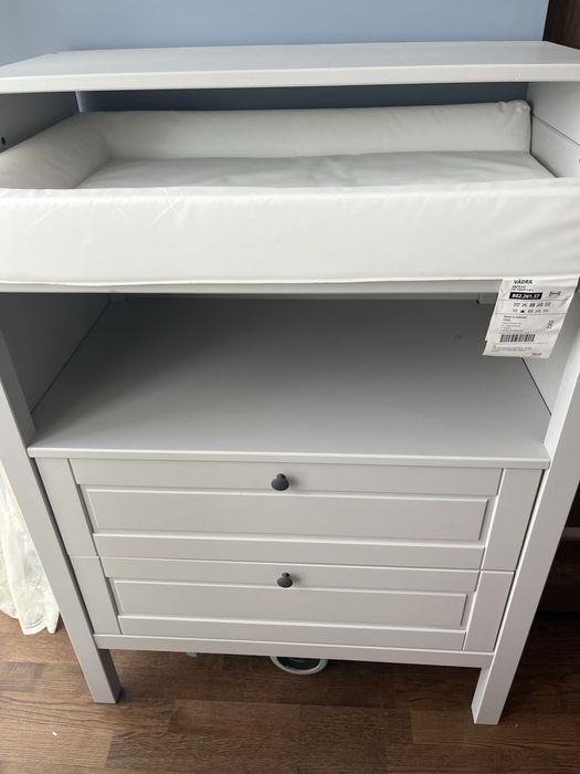 Бебешко легло с матрак и шкаф за повиване Sundvik
