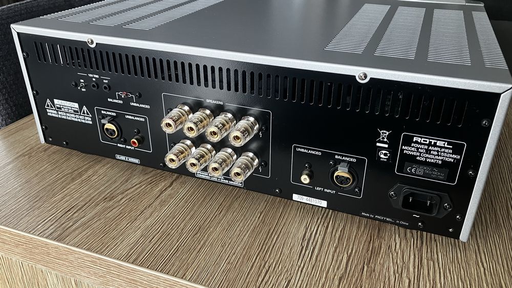 Rotel amplificator de putere RB-1552MK2