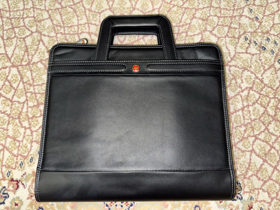 Продам кожаный портфель