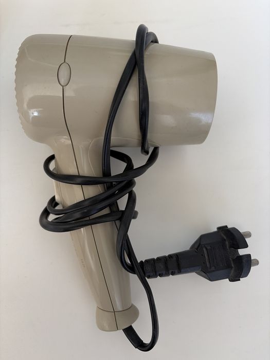 Продается рабочий фен Philips Compact 1300. Без ремонта и вмешательств
