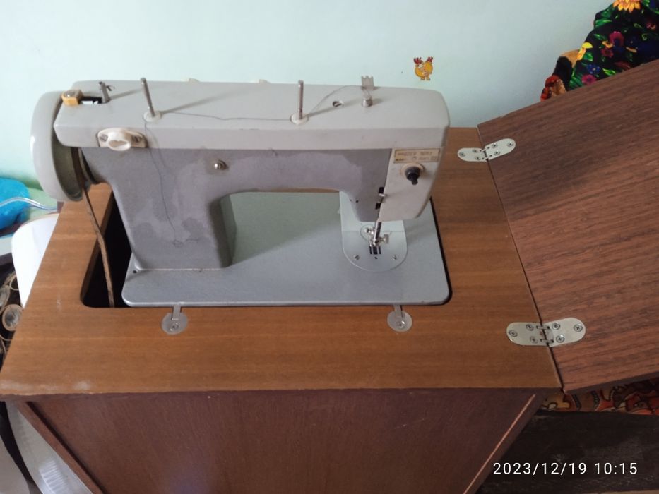 Продается швейная машинка.тикув машина сотилади.